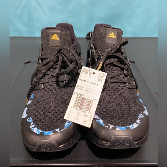 Mens adidas ultra boost DNA size 7.5 CNY black (no extra shoelace) running shoes - Picture 2 of 8